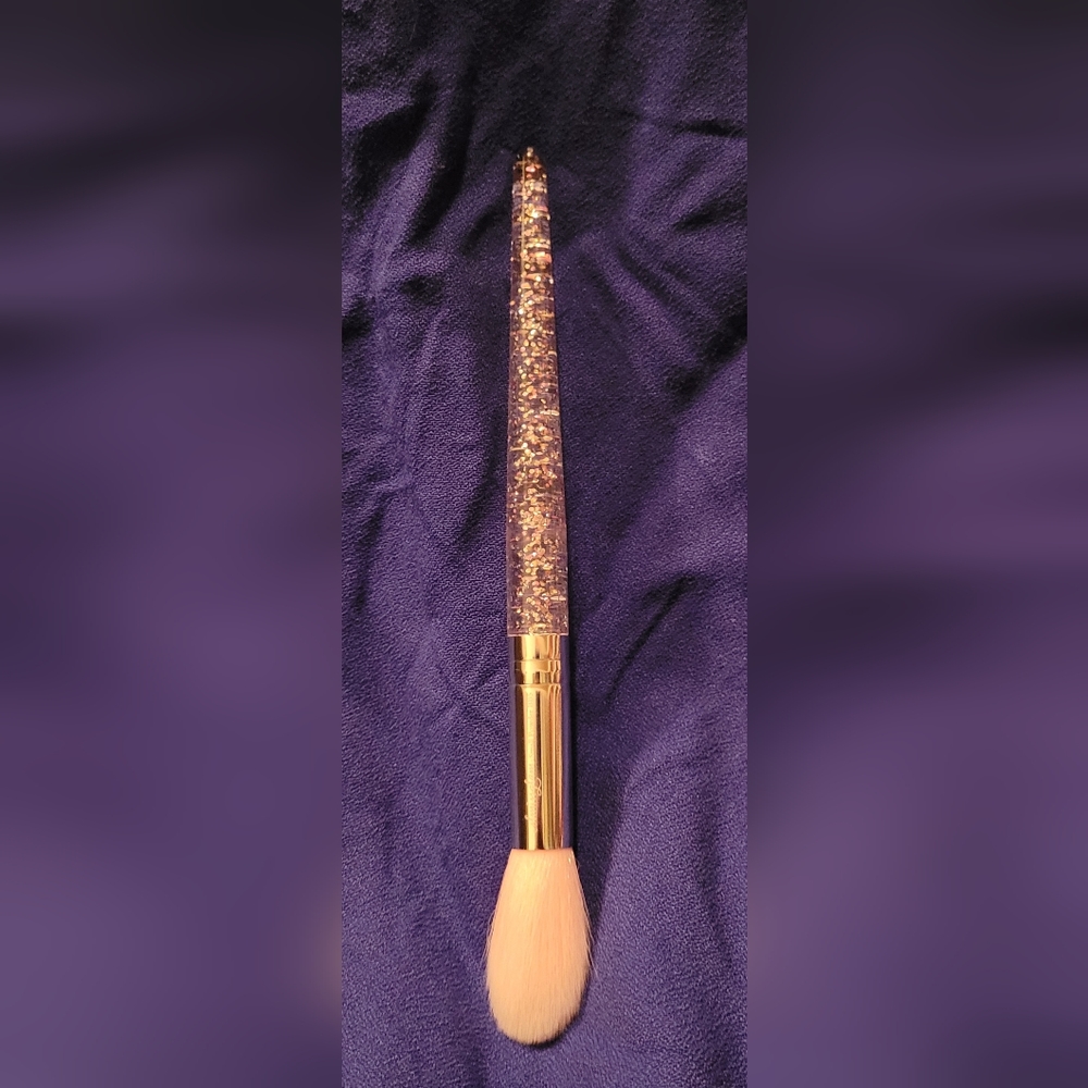 Slmissglam BB5 Small Powder Brush sparkly handle